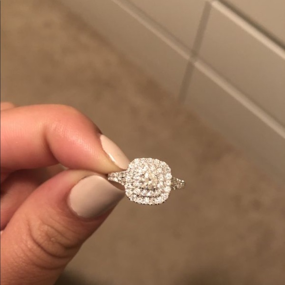 Engagement Ring - Picture 4 of 4